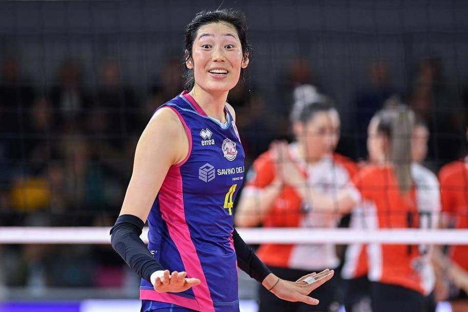 联赛巅峰对决！朱婷能否带领球队终止连败？